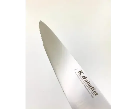 Cuisine 25 cm - lame DENTEE en pointe - Acier Carbone
