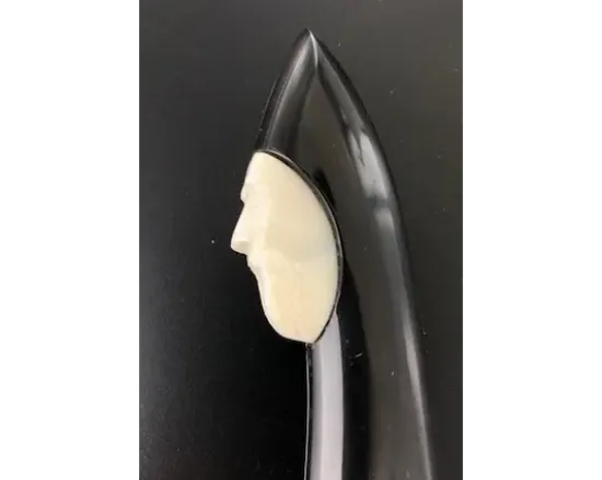 La Capucin Corne Noire - Sculpture Tête en Phacochère