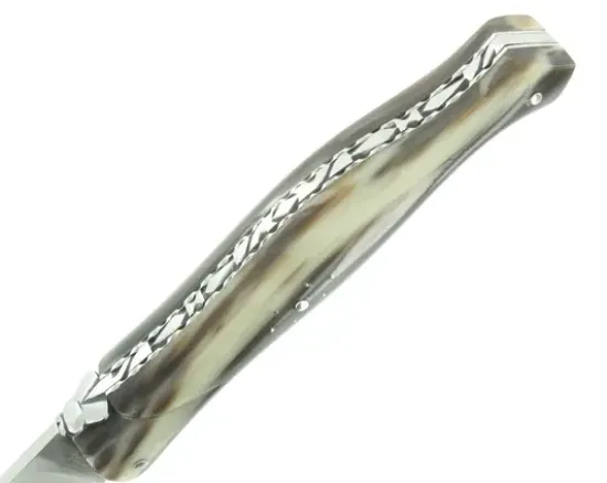 Laguiole 15 cm - Forgé (forme flêche) - Plein Manche en Corne - GUILLOCHAGE